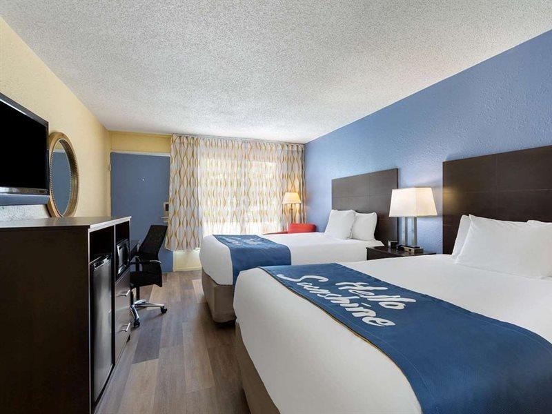 Days Inn By Wyndham Greensboro Airport Eksteriør bilde