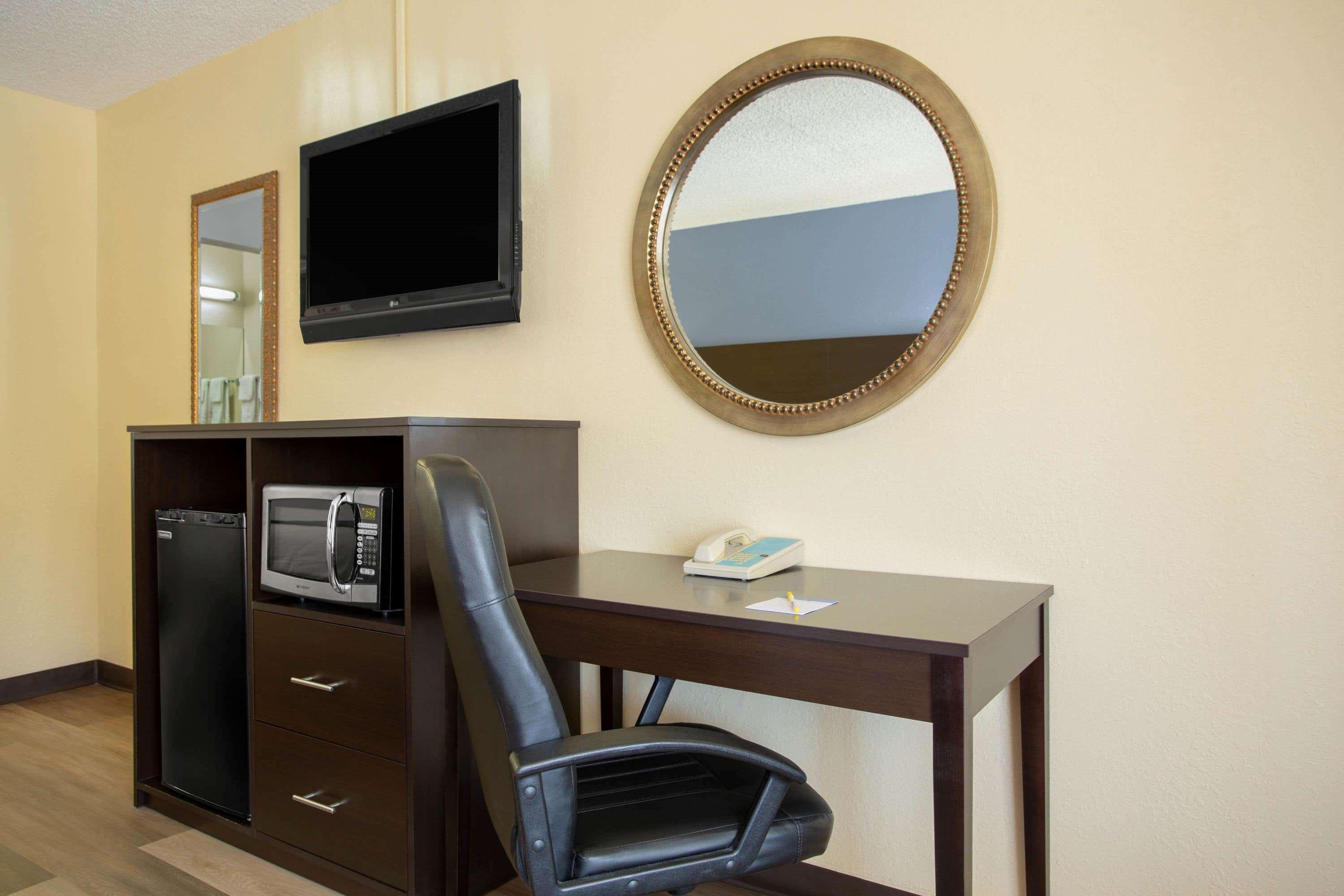 Days Inn By Wyndham Greensboro Airport Eksteriør bilde