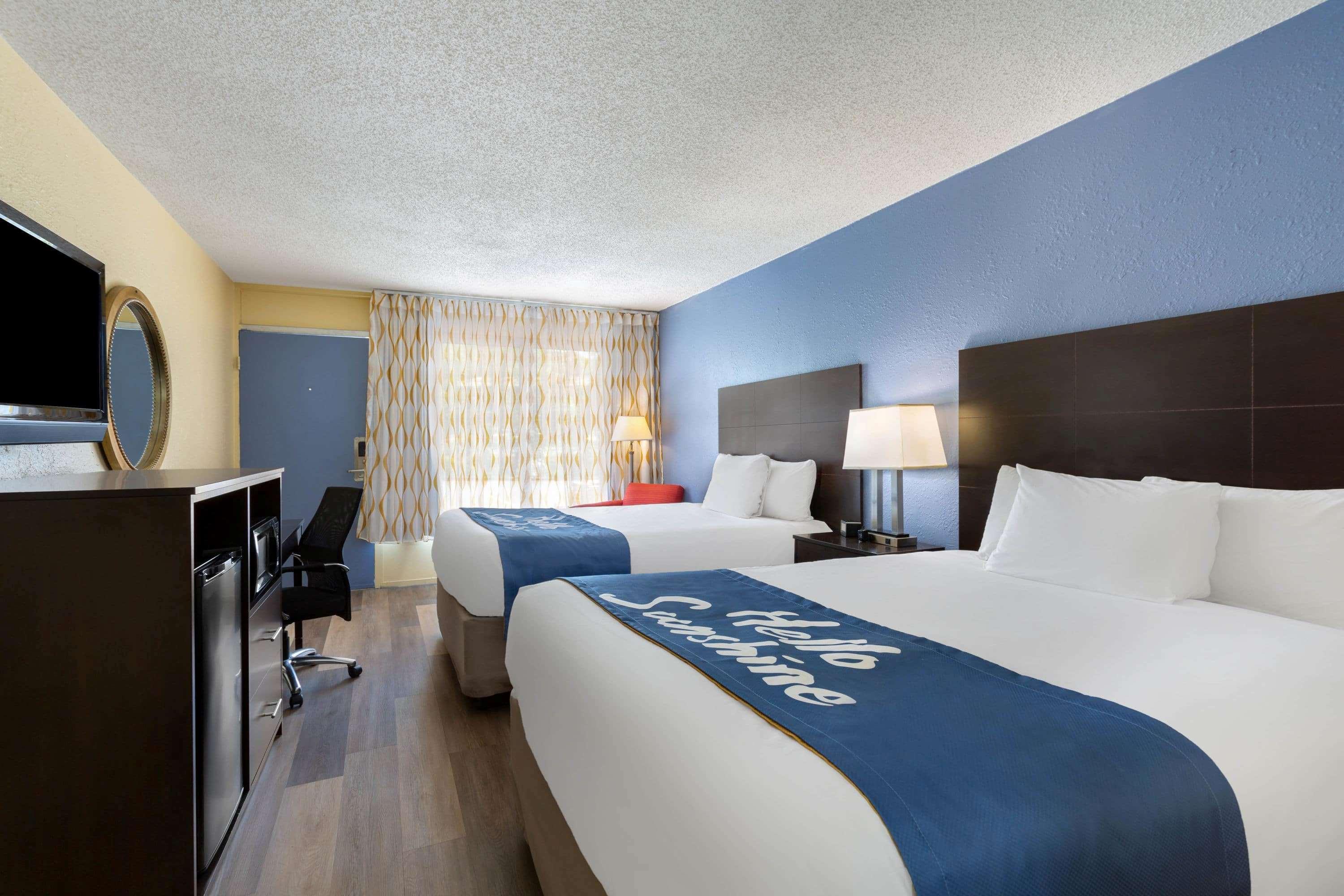 Days Inn By Wyndham Greensboro Airport Eksteriør bilde