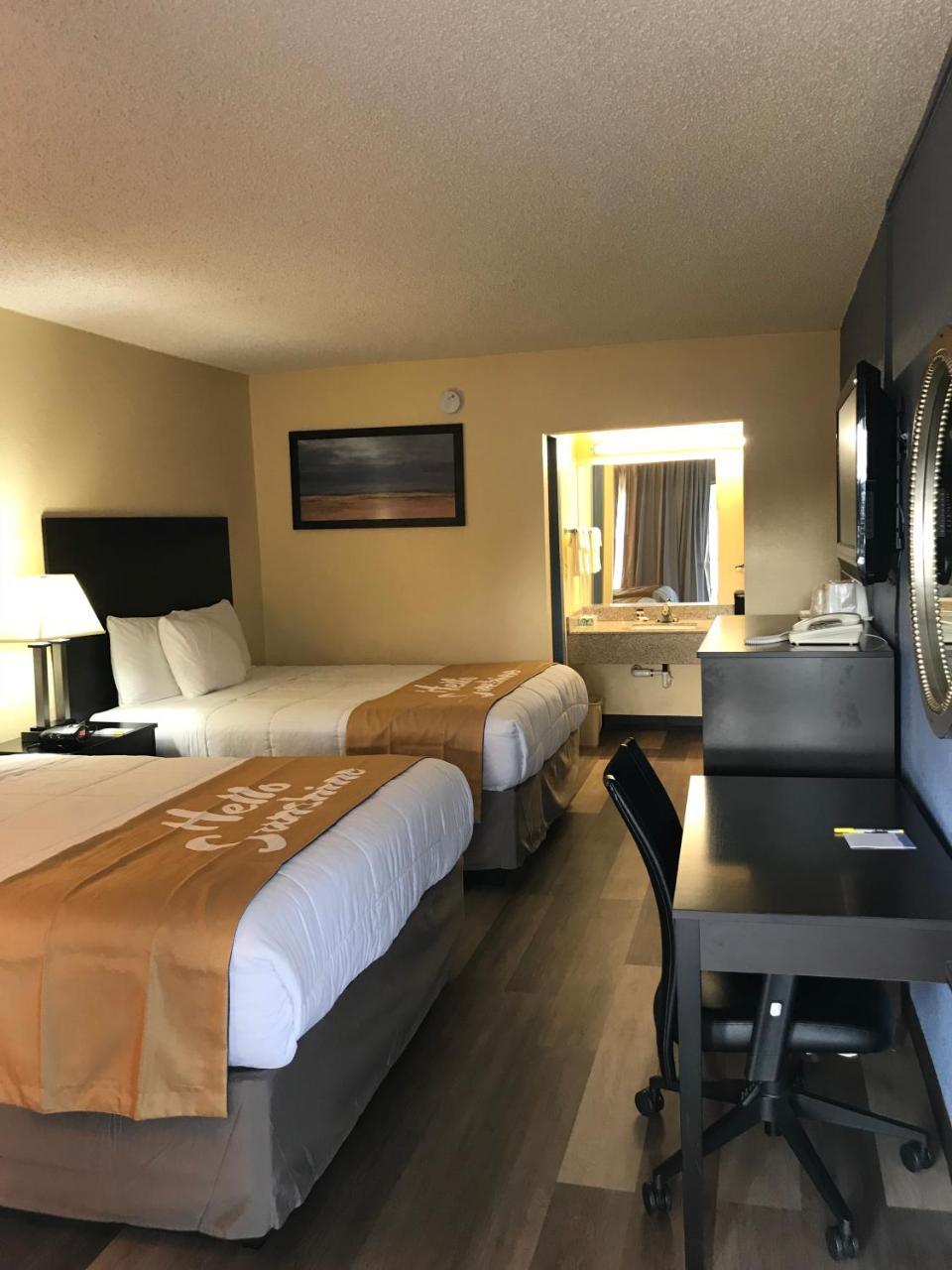 Days Inn By Wyndham Greensboro Airport Eksteriør bilde